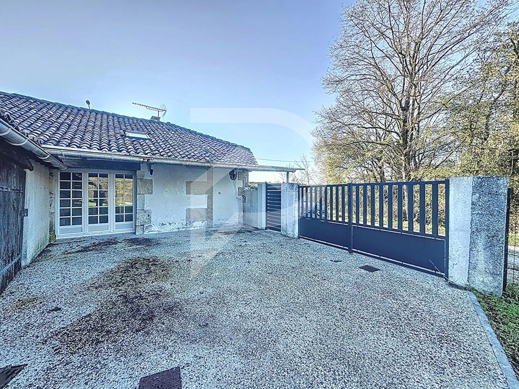 Achat maison à vendre 3 chambres 120 m² - Cherves-Richemont