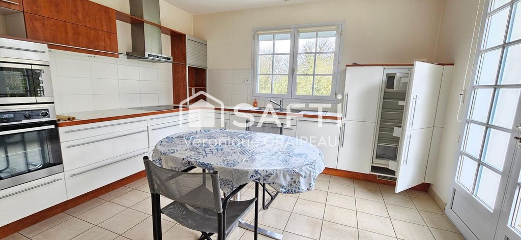 Achat maison à vendre 6 chambres 238 m² - Mouilleron-le-Captif