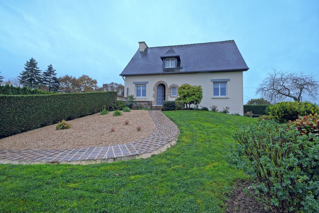 Achat maison à vendre 5 chambres 134 m² - Saint-Sauveur-des-Landes