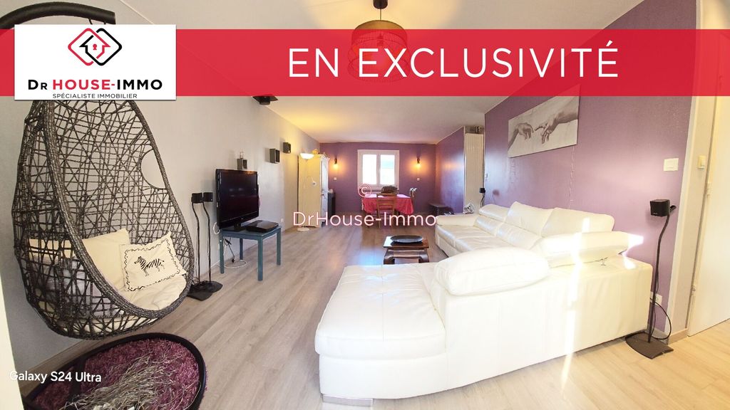 Achat maison à vendre 3 chambres 90 m² - Le Chambon-Feugerolles