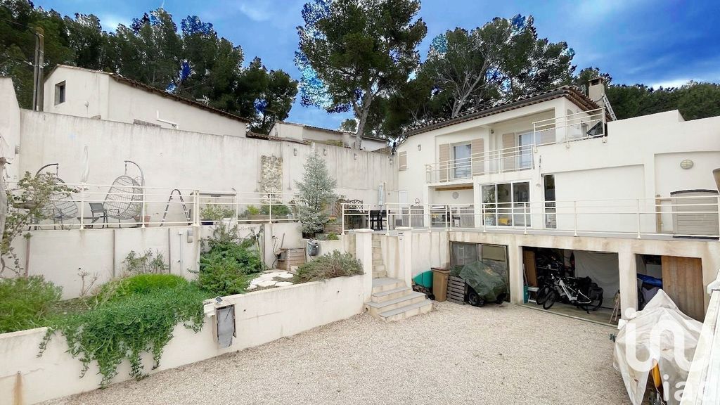 Achat maison à vendre 2 chambres 120 m² - Saint-Mitre-les-Remparts