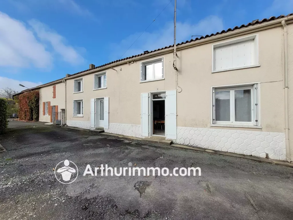 Achat maison à vendre 4 chambres 173 m² - Bernay-Saint-Martin