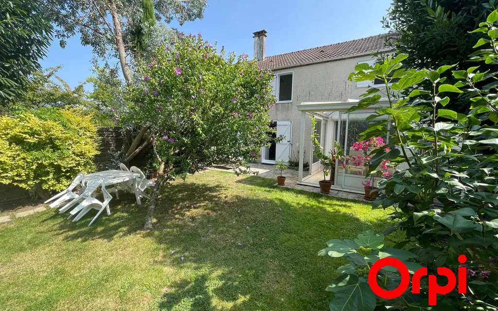 Achat maison à vendre 4 chambres 115 m² - Montigny-le-Bretonneux