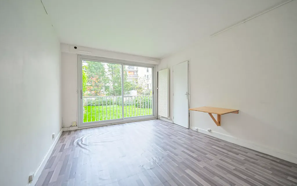 Achat studio à vendre 33 m² - Paris 18ème arrondissement