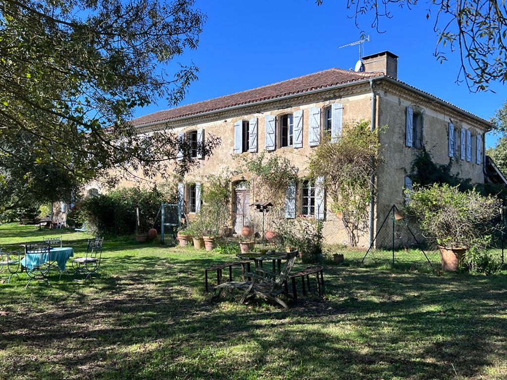 Achat maison à vendre 6 chambres 415 m² - Montégut