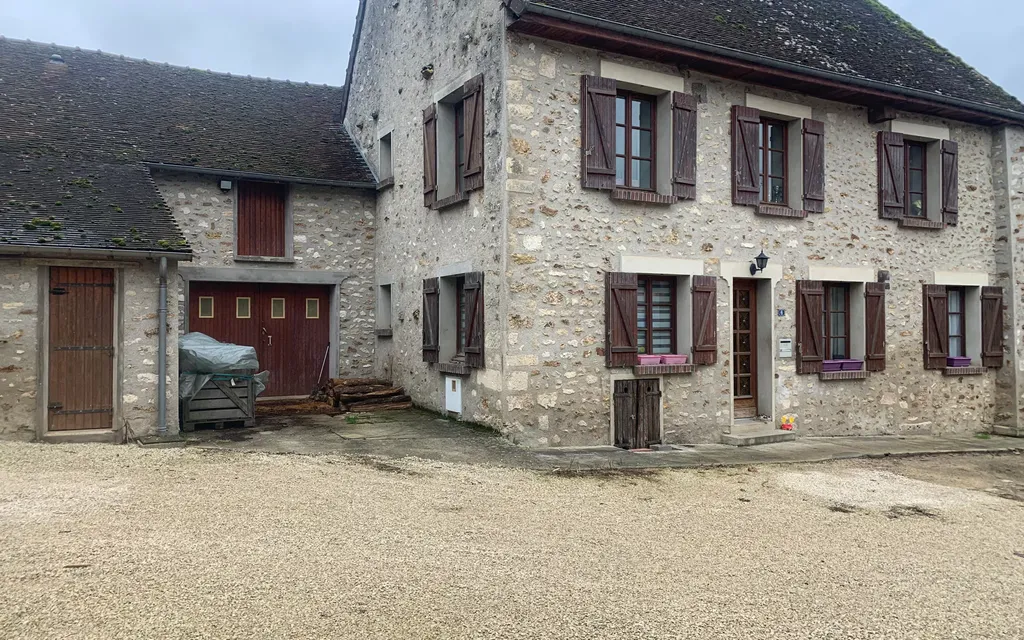 Achat maison à vendre 4 chambres 129 m² - Montlevon