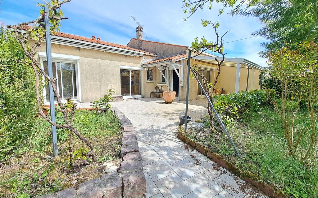 Achat maison à vendre 3 chambres 113 m² - Royan