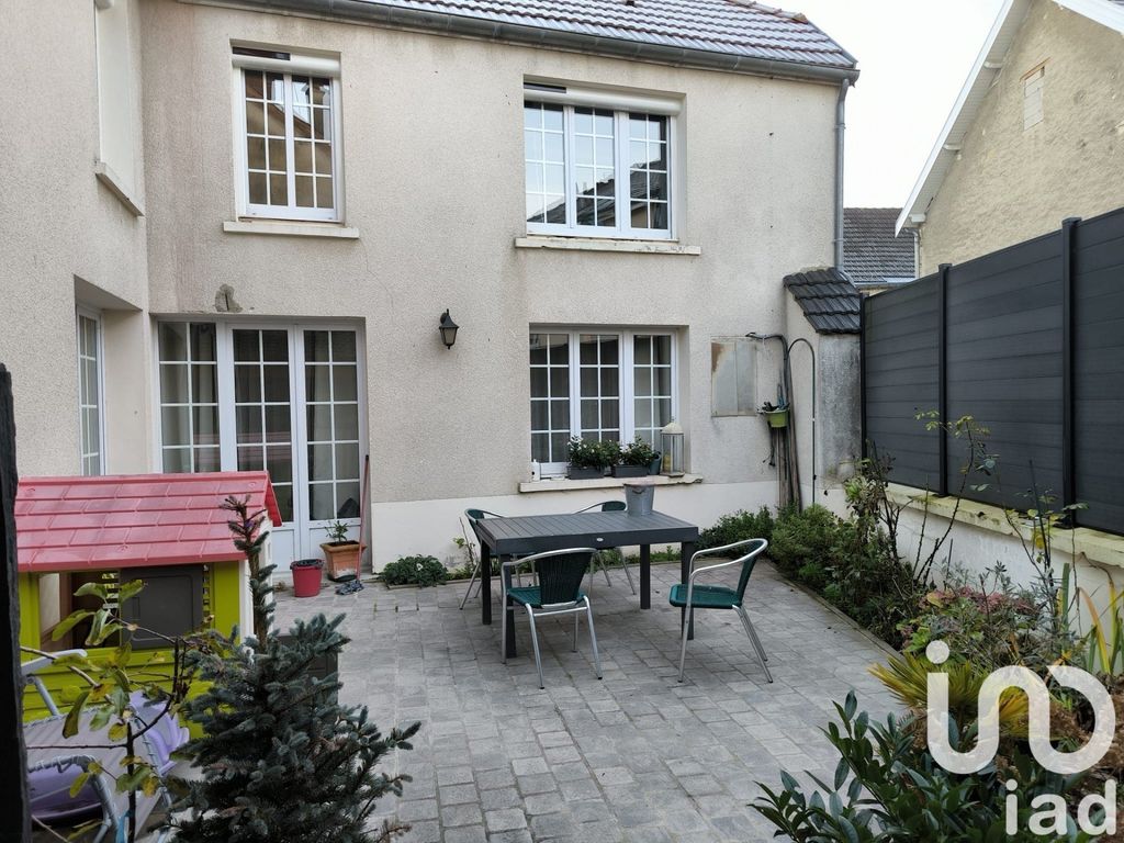 Achat maison à vendre 3 chambres 161 m² - Chigny-les-Roses