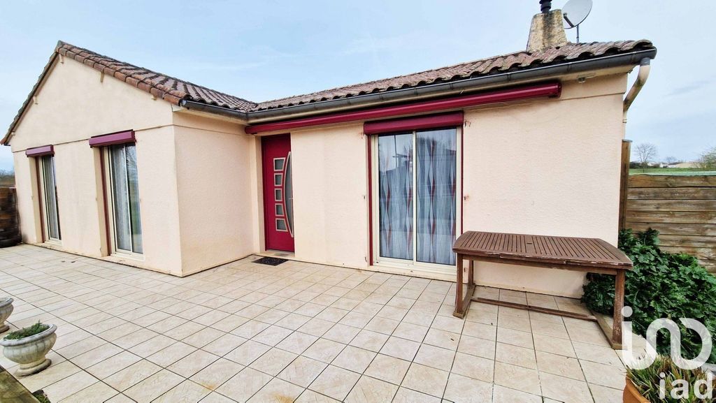 Achat maison à vendre 3 chambres 97 m² - Saint-Hilaire-des-Loges