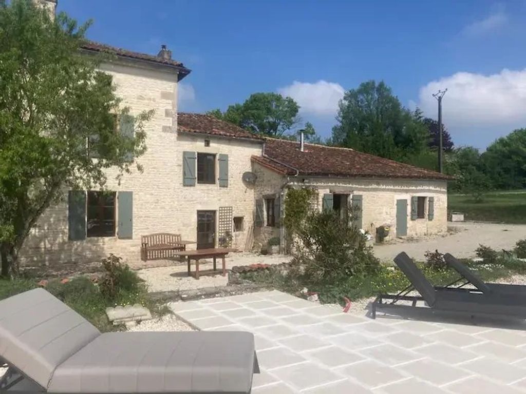 Achat maison à vendre 5 chambres 301 m² - Salles-de-Villefagnan