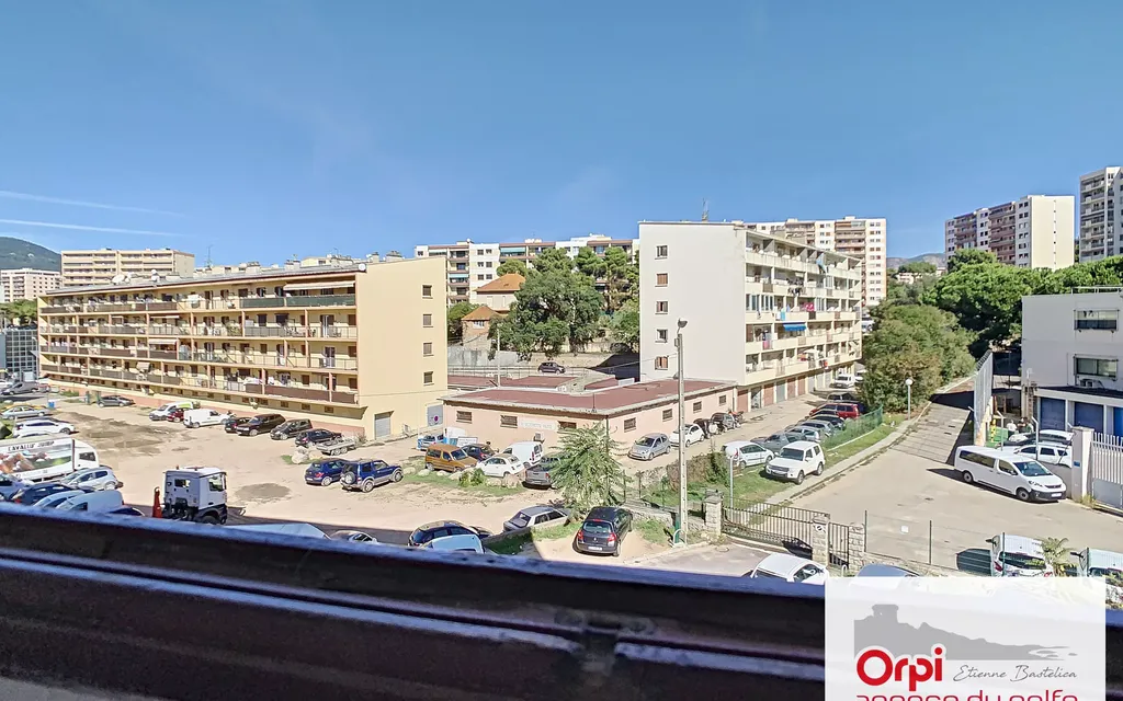 Achat appartement à vendre 3 pièces 58 m² - Ajaccio