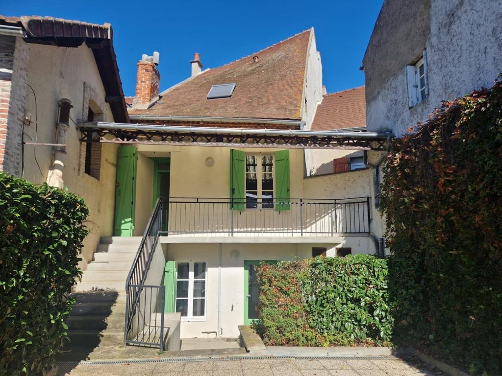 Achat maison à vendre 4 chambres 157 m² - Saint-Pourçain-sur-Sioule