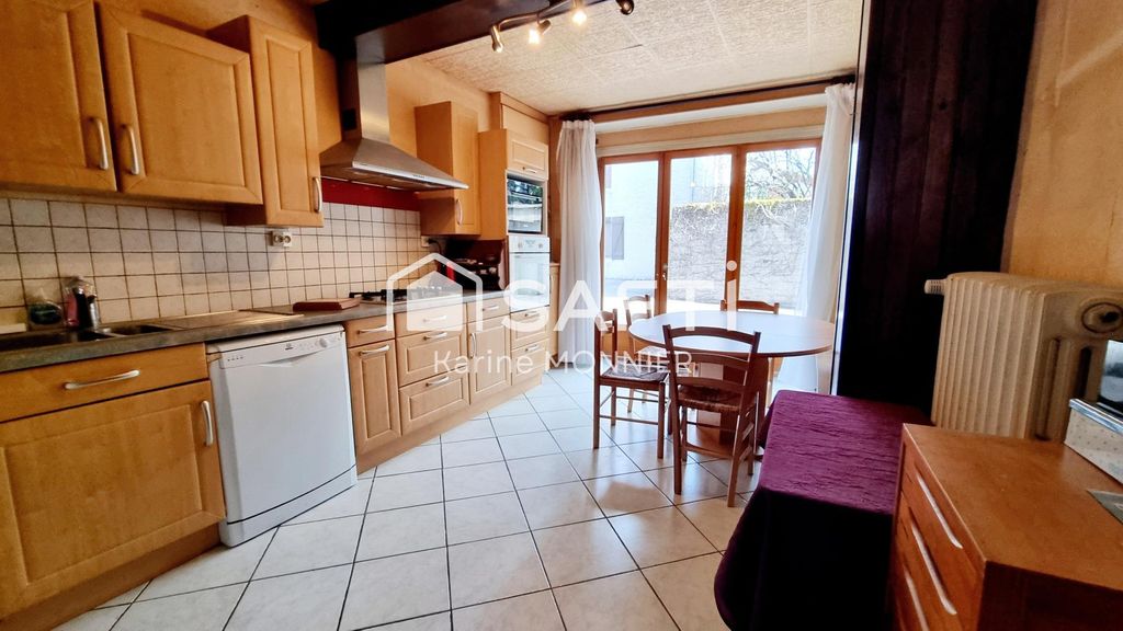 Achat maison à vendre 5 chambres 156 m² - Champagnole