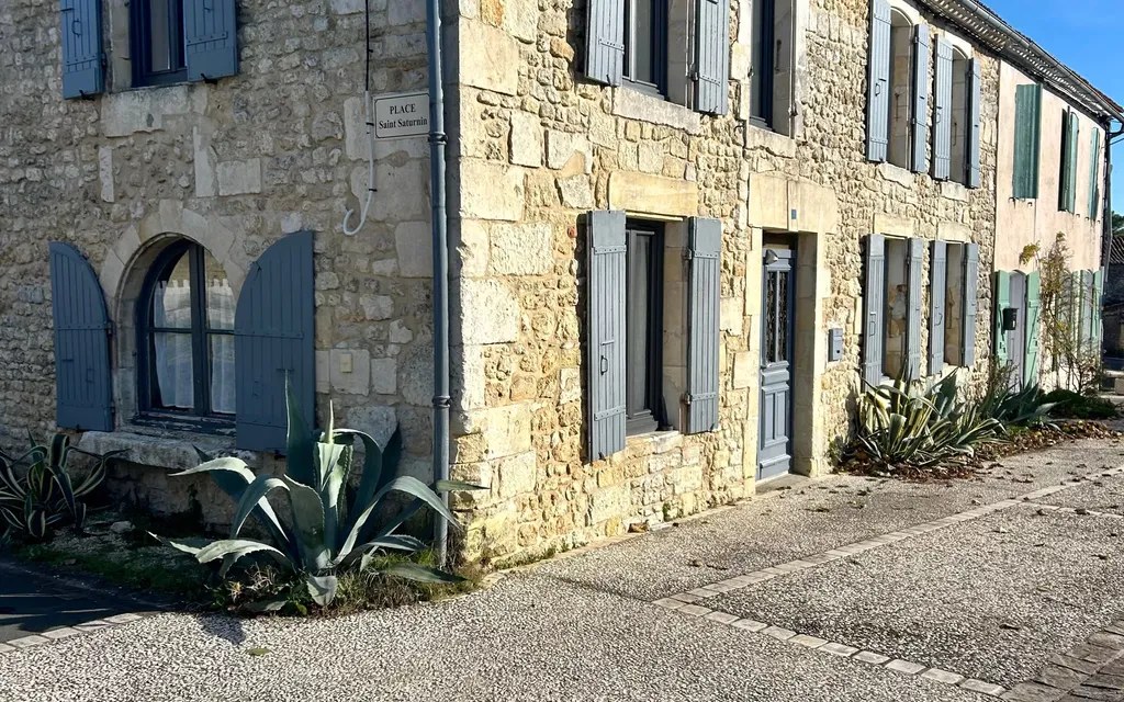 Achat maison à vendre 4 chambres 166 m² - Saint-Sornin