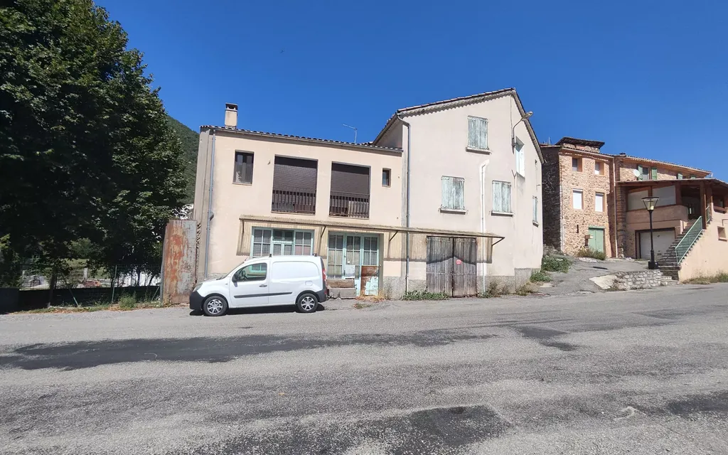 Achat maison à vendre 5 chambres 150 m² - Clamensane