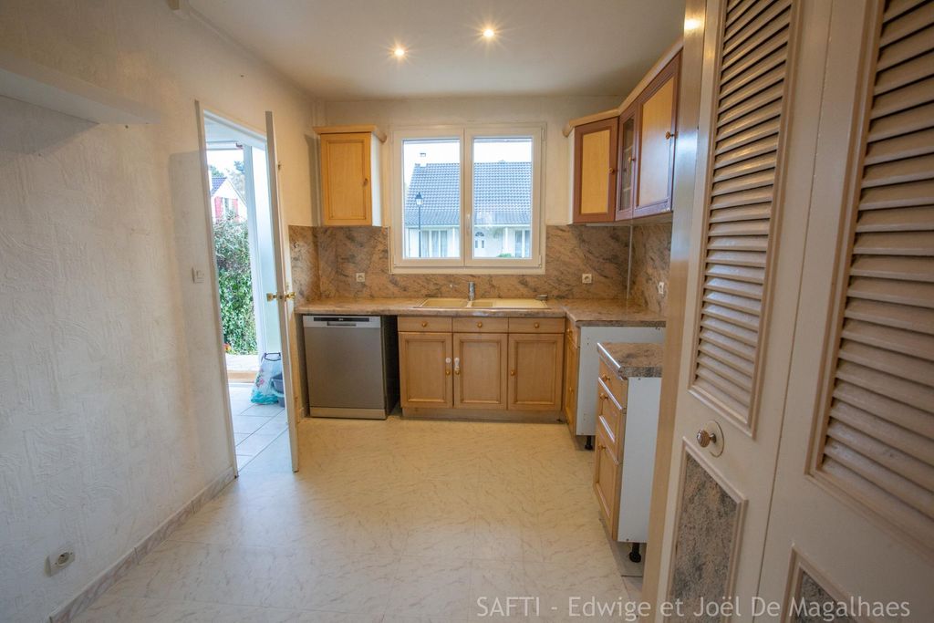 Achat maison 3 chambre(s) - Le Mesnil-Saint-Denis