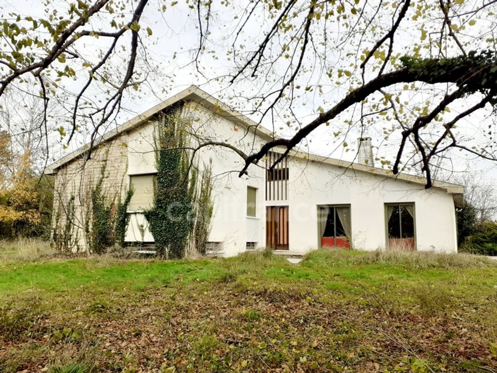 Achat maison à vendre 5 chambres 146 m² - Saint-Julien-l'Ars