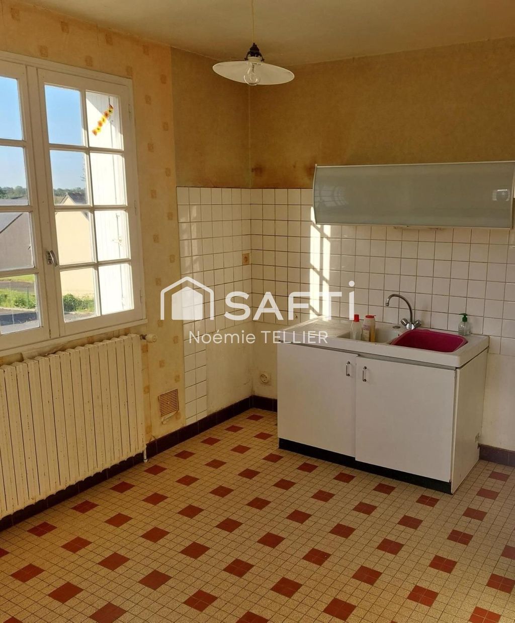 Achat maison à vendre 5 chambres 116 m² - Saint-Cyr-le-Gravelais