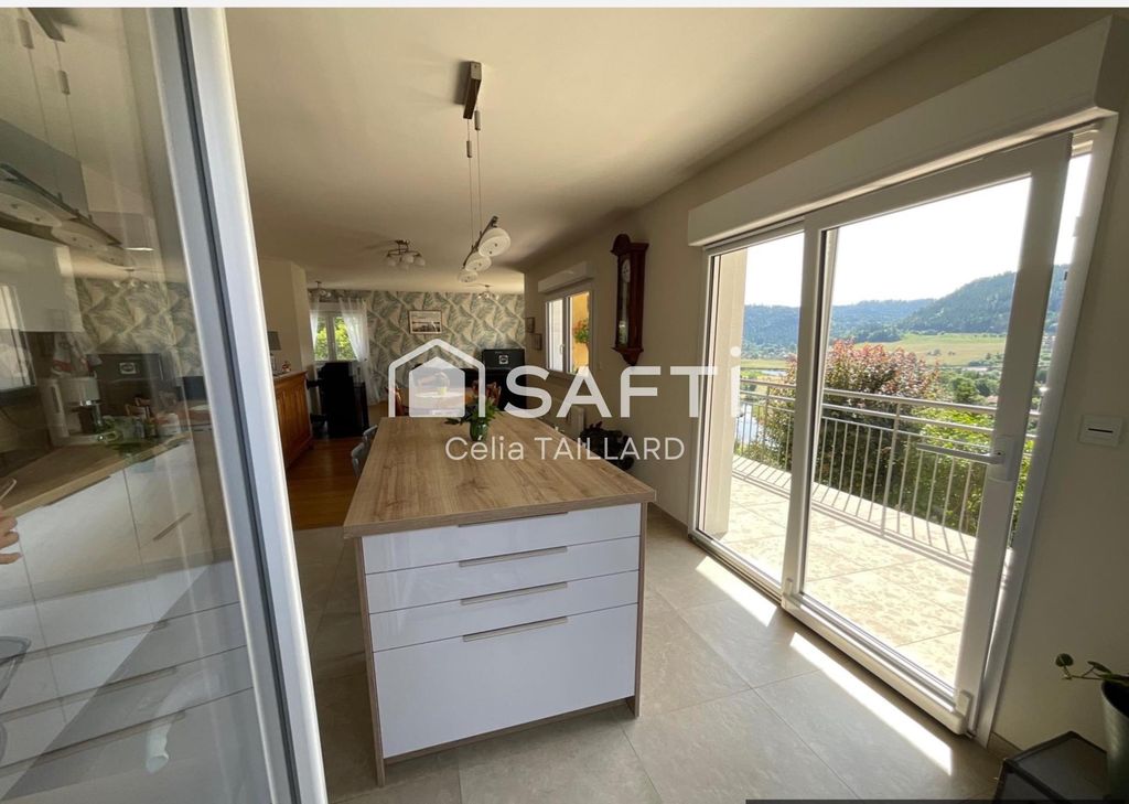 Achat maison à vendre 5 chambres 160 m² - Villers-le-Lac