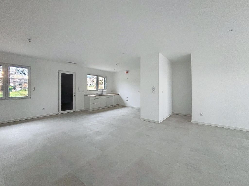 Achat maison à vendre 4 chambres 130 m² - Villeneuve-la-Comptal