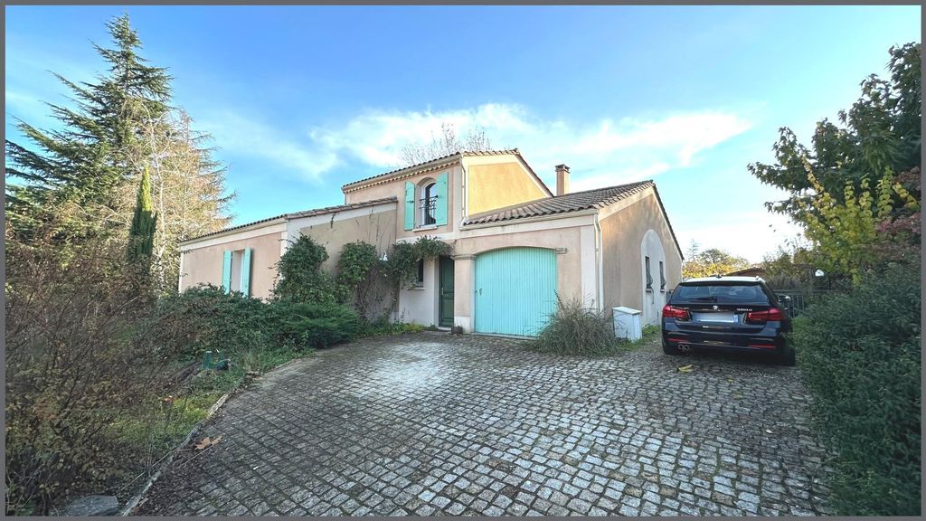 Achat maison à vendre 3 chambres 140 m² - Léognan