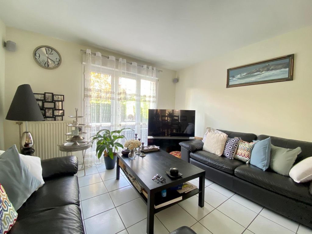 Achat maison à vendre 3 chambres 75 m² - Sainte-Geneviève-des-Bois