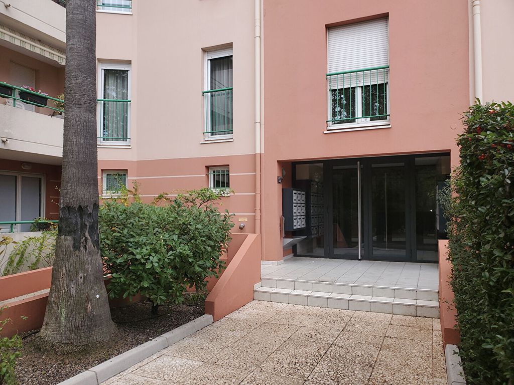 Achat studio à vendre 29 m² - Saint-Raphaël