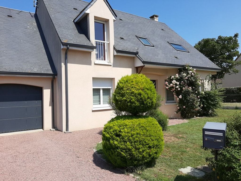 Achat maison à vendre 5 chambres 140 m² - Savigné-l'Évêque