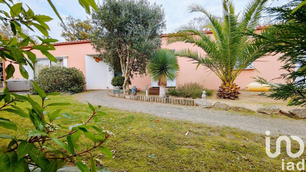 Achat maison à vendre 4 chambres 120 m² - Saint-Avaugourd-des-Landes