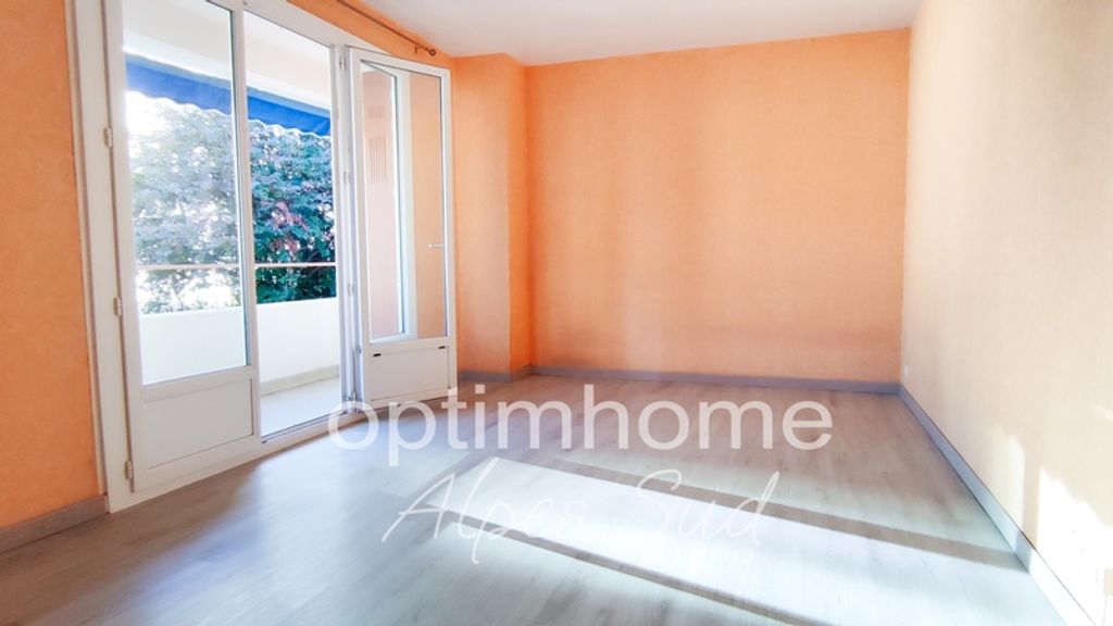 Achat appartement à vendre 2 pièces 49 m² - Embrun