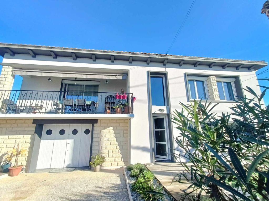 Achat maison à vendre 5 chambres 175 m² - Bergerac