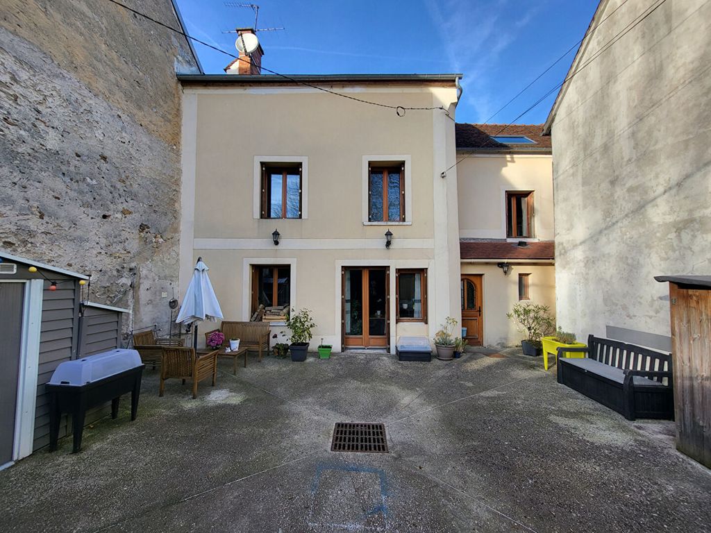 Achat maison à vendre 4 chambres 140 m² - Crécy-la-Chapelle