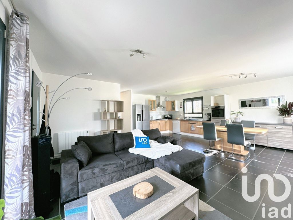 Achat maison à vendre 4 chambres 97 m² - Saint-Didier-de-la-Tour