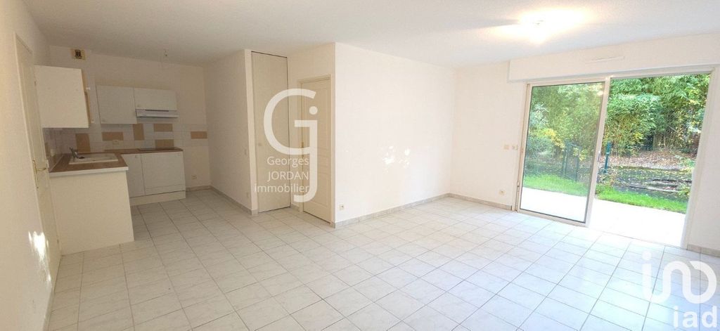 Achat appartement à vendre 3 pièces 64 m² - Saint-Raphaël