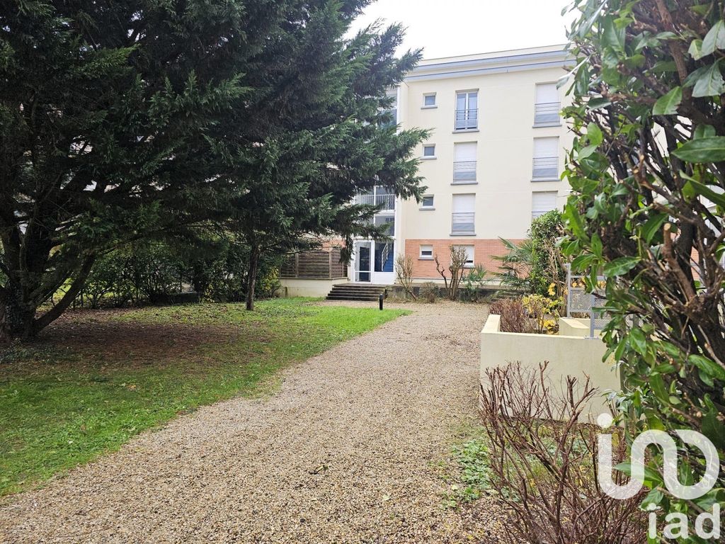 Achat appartement à vendre 2 pièces 49 m² - Savigny-le-Temple