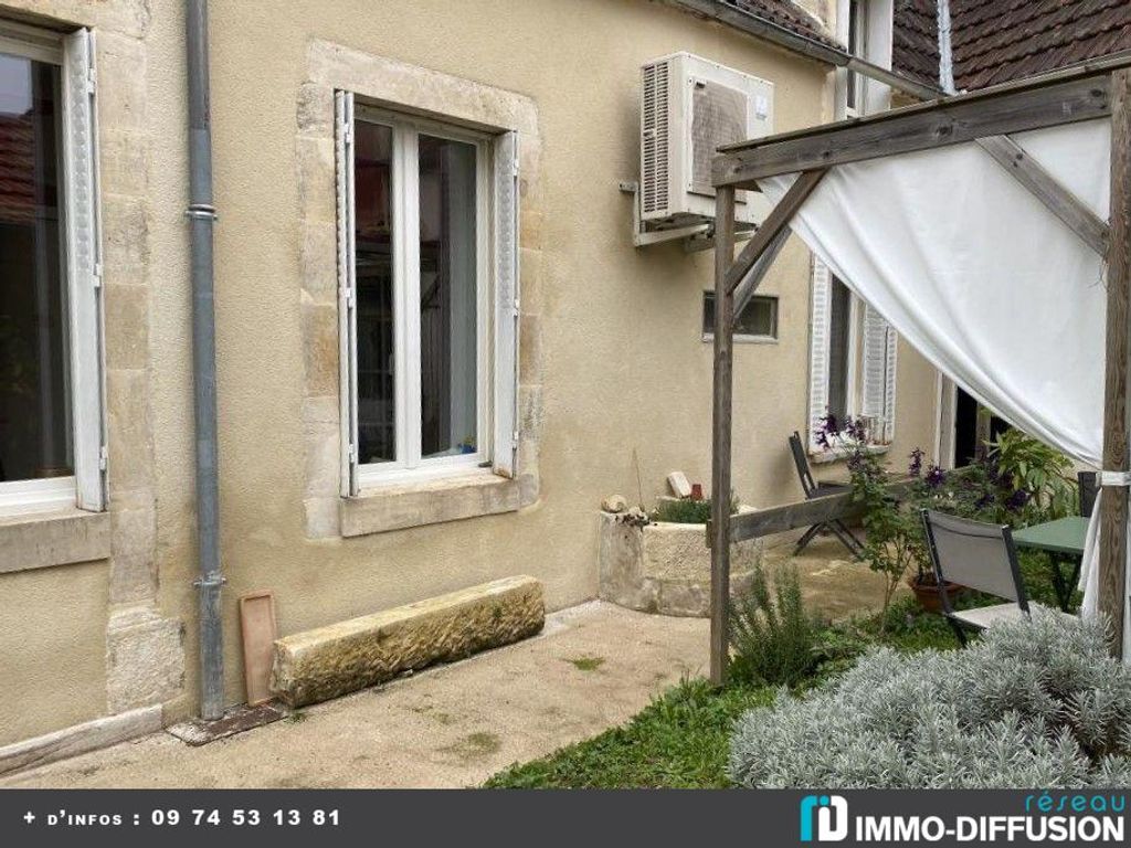 Achat maison à vendre 4 chambres 99 m² - Saint-Amand-Montrond