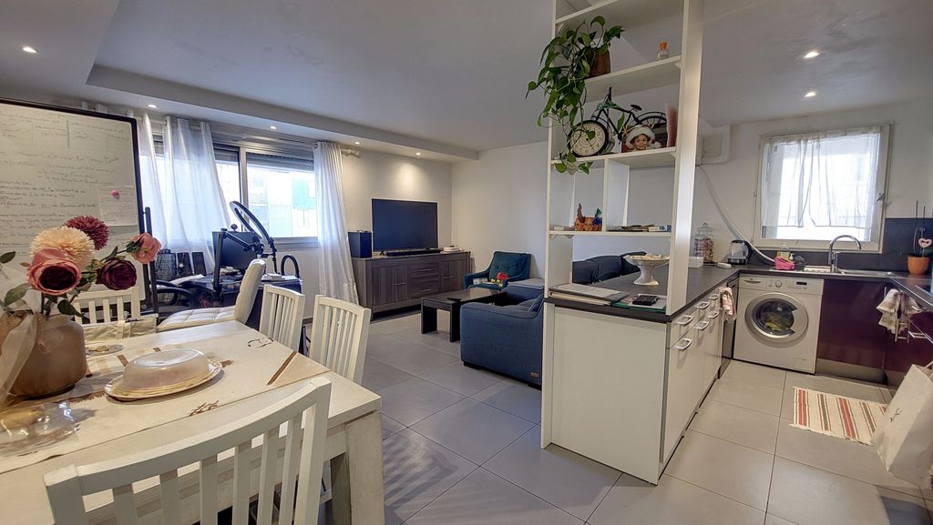 Achat appartement à vendre 4 pièces 75 m² - Saint-Laurent-du-Var