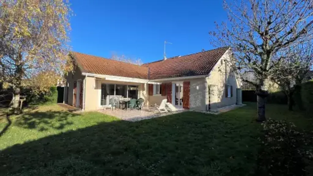 Achat maison à vendre 4 chambres 140 m² - Maurepas