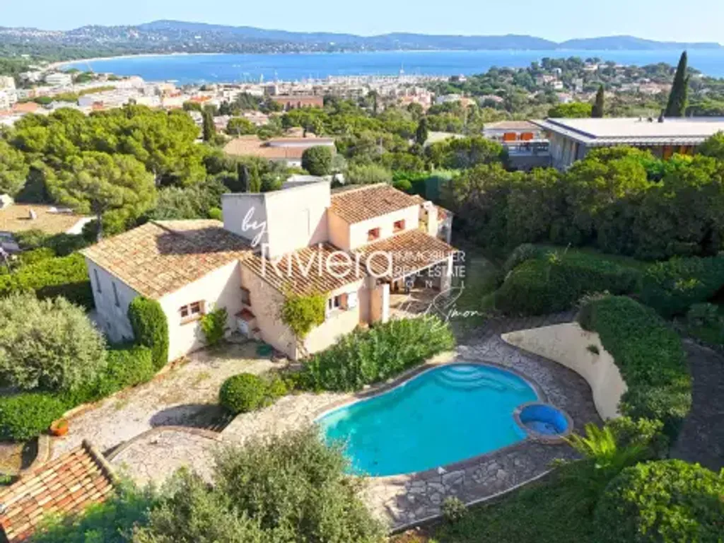 Achat maison à vendre 4 chambres 190 m² - Cavalaire-sur-Mer