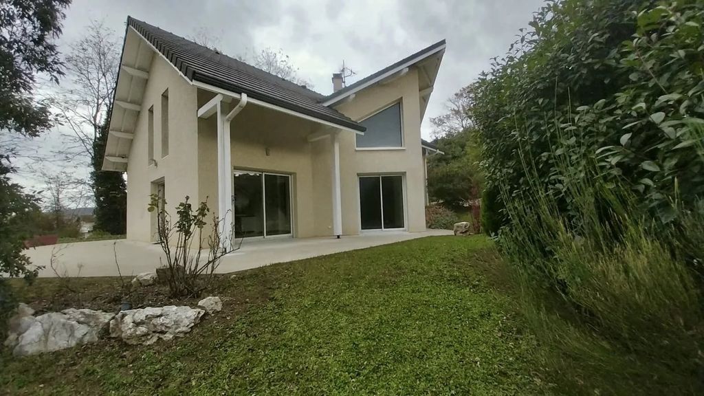 Achat maison à vendre 3 chambres 125 m² - Viviers-du-Lac