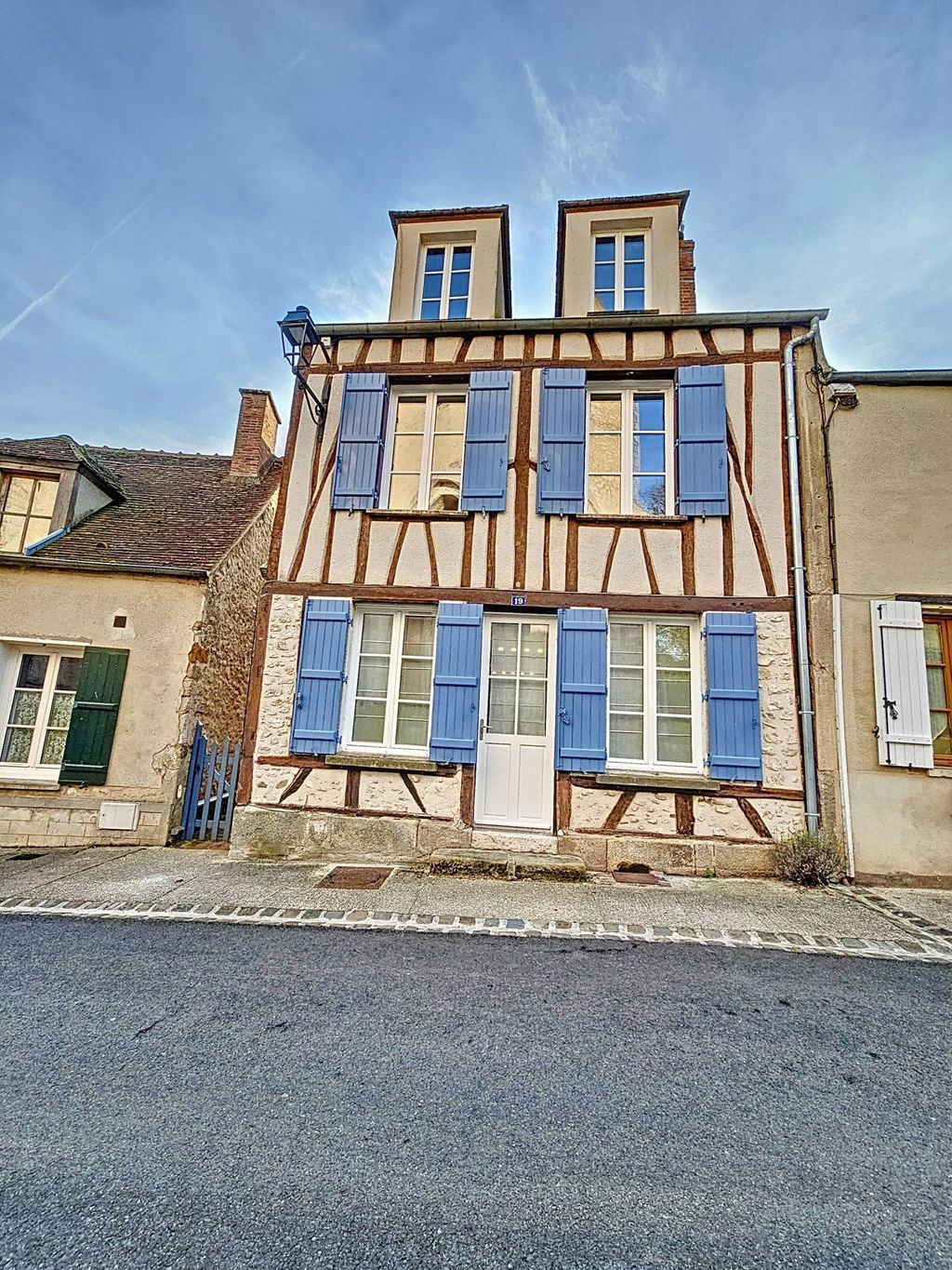 Achat maison à vendre 3 chambres 143 m² - Longueville