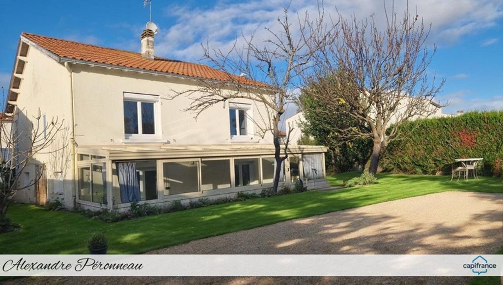 Achat maison à vendre 3 chambres 96 m² - La Rochelle