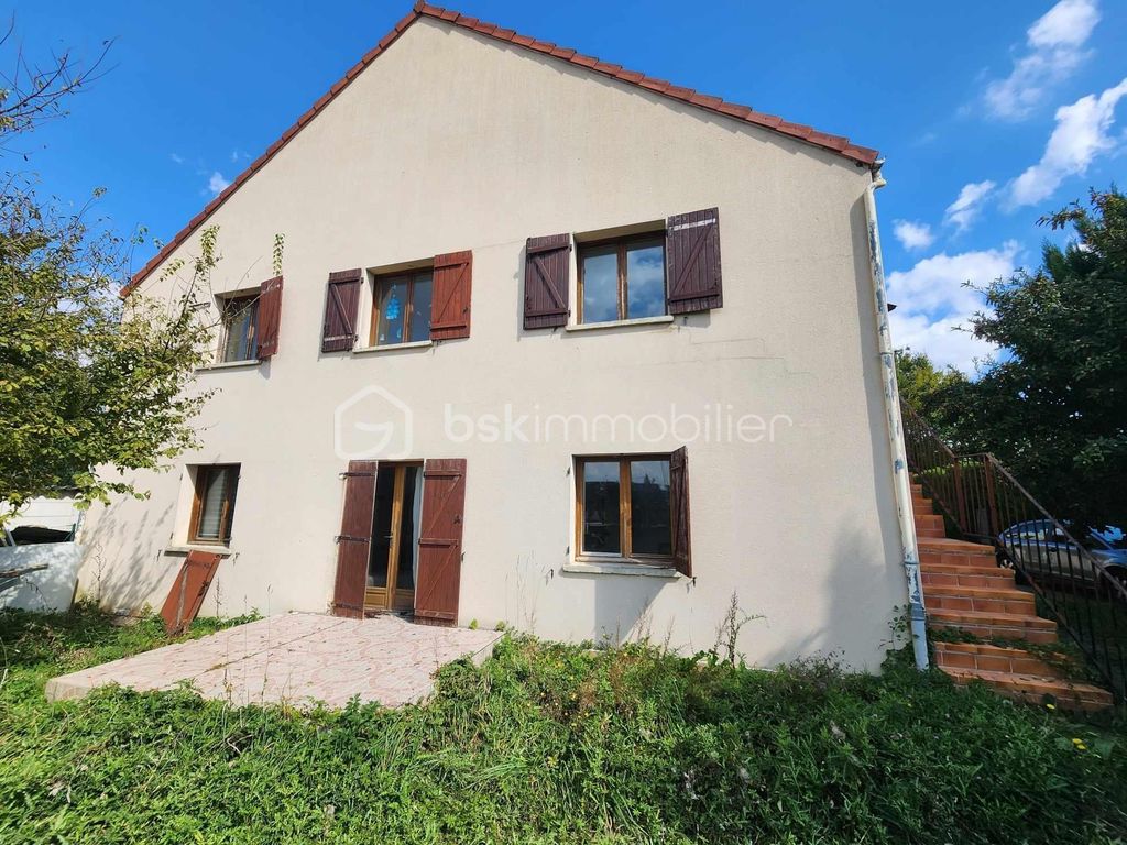 Achat maison à vendre 1 chambre 104 m² - Saint-Clément