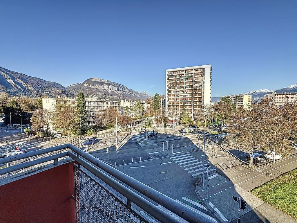 Achat appartement à vendre 5 pièces 73 m² - Saint-Martin-d'Hères