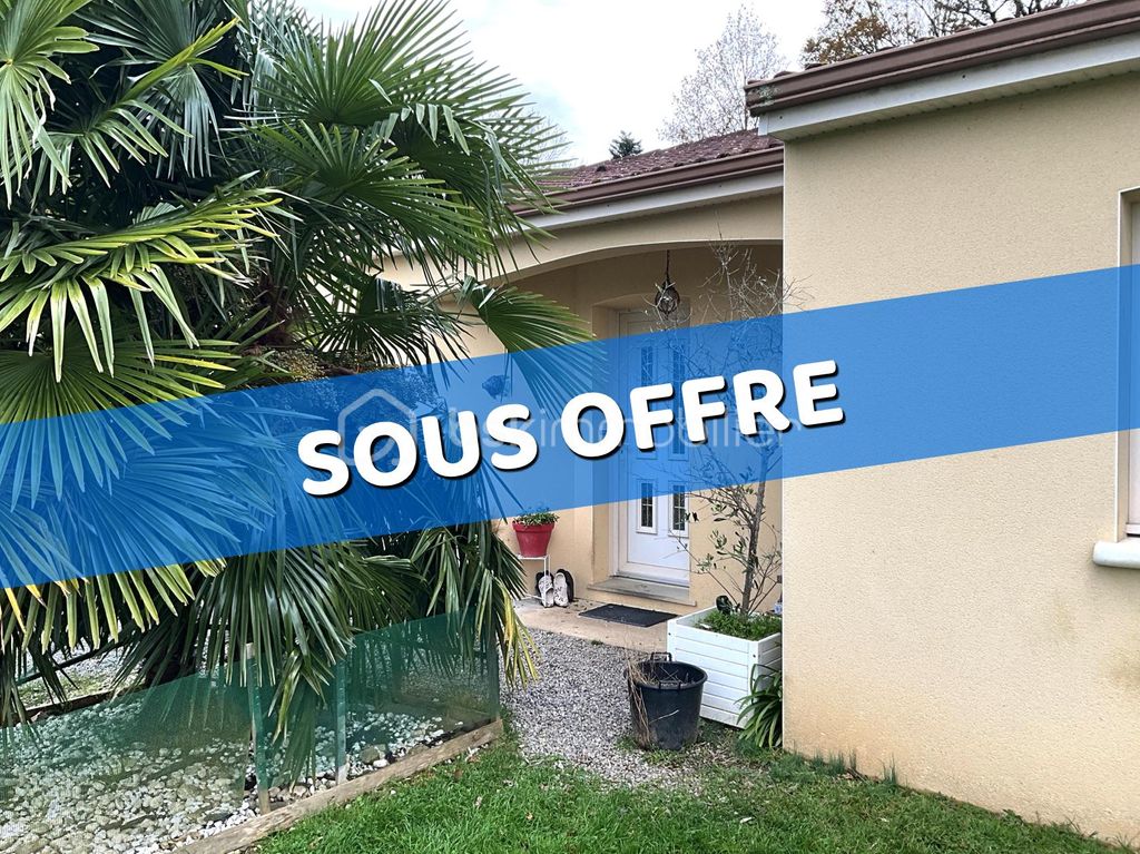 Achat maison à vendre 3 chambres 100 m² - Saint-Victurnien