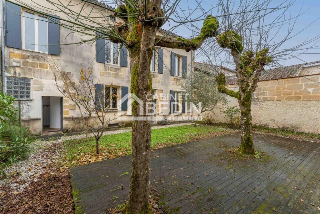 Achat maison à vendre 5 chambres 220 m² - La Brède