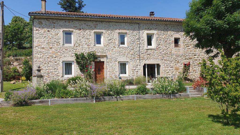 Achat maison à vendre 3 chambres 390 m² - Lespéron