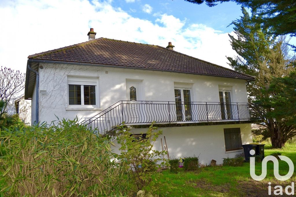 Achat maison à vendre 2 chambres 79 m² - Le Blanc