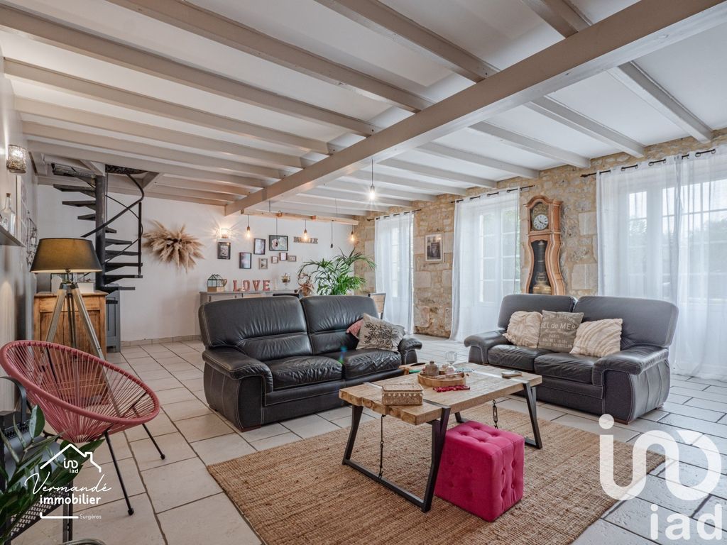 Achat maison à vendre 4 chambres 210 m² - Surgères