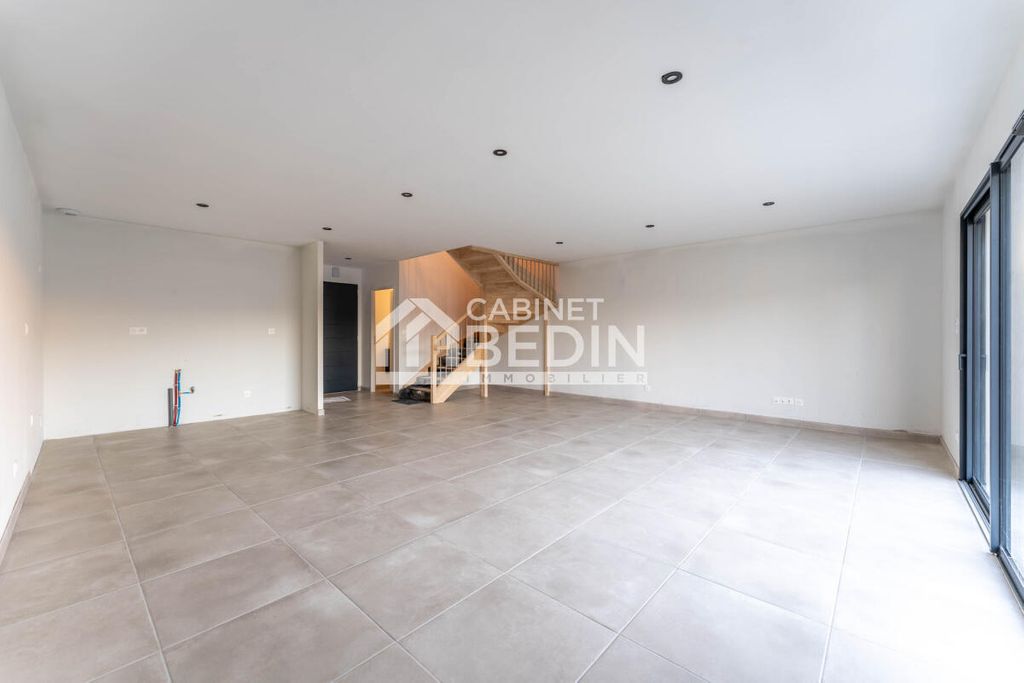 Achat maison à vendre 4 chambres 134 m² - Floirac